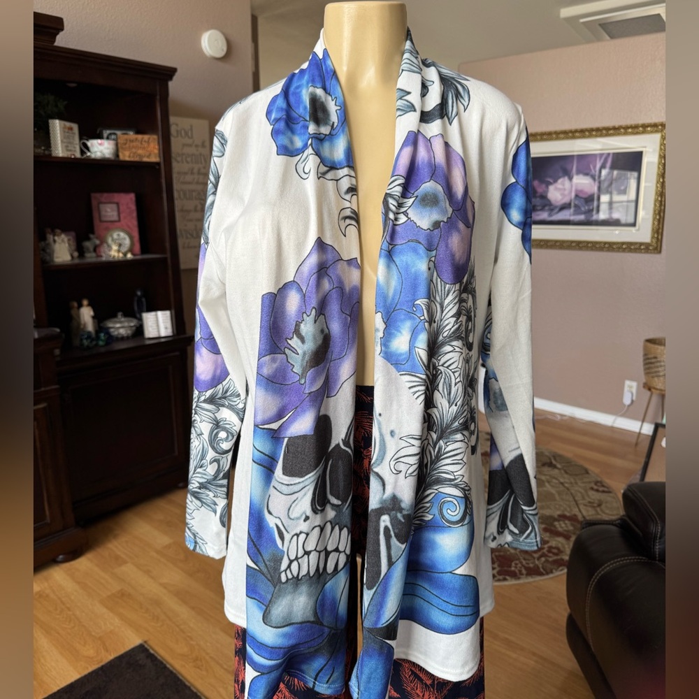 Tats Fashion colorful long sleeve skull & floral kimono cardigan-size L
